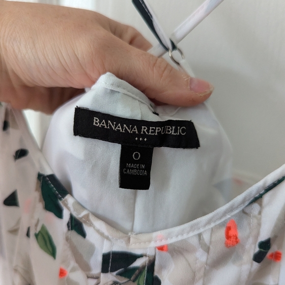 Banana Republic Maxi Dress with floral Detail size 0 - Picture 3 of 4